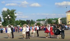 9 июня в Слуцке прошел районный выпускной бал