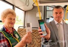 В Слуцке запустили систему оплаты городского транспорта по QR-коду