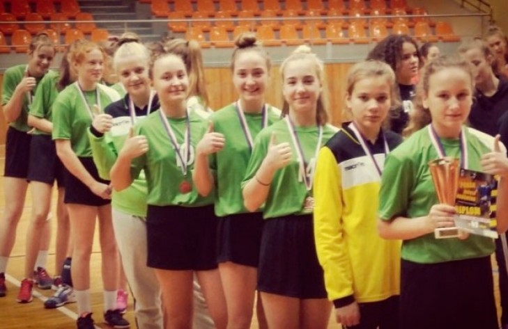 Юные гандболистки привезли награды с Международного турнира «Годонин Кубок-2018», который проходил в Чехии