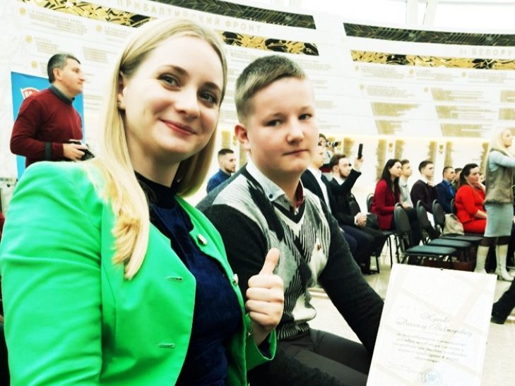 За проявленную отвагу и храбрость