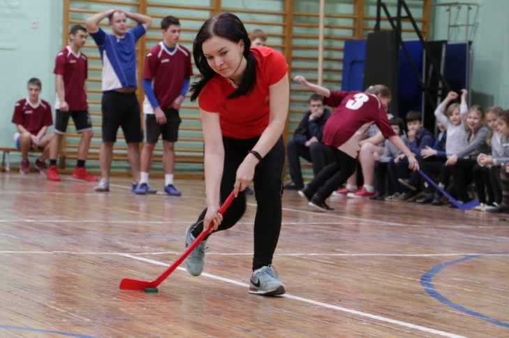 В рамках акции “Дружим с законом” комиссия по делам несовершеннолетних райисполкома совместно с инспекцией по делам несовершеннолетних организовывает тематические мероприятия для юных слутчан