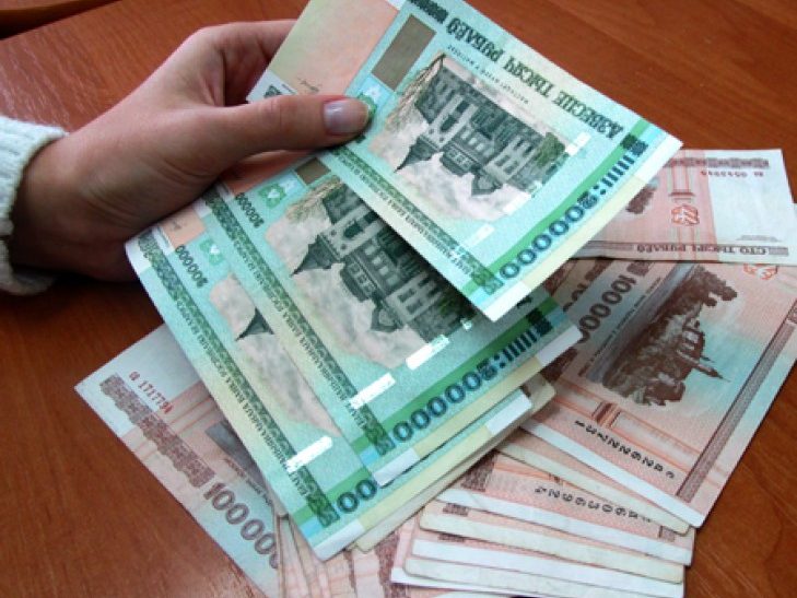 Семейная пара из Слуцка похитила более 80 тысяч рублей
