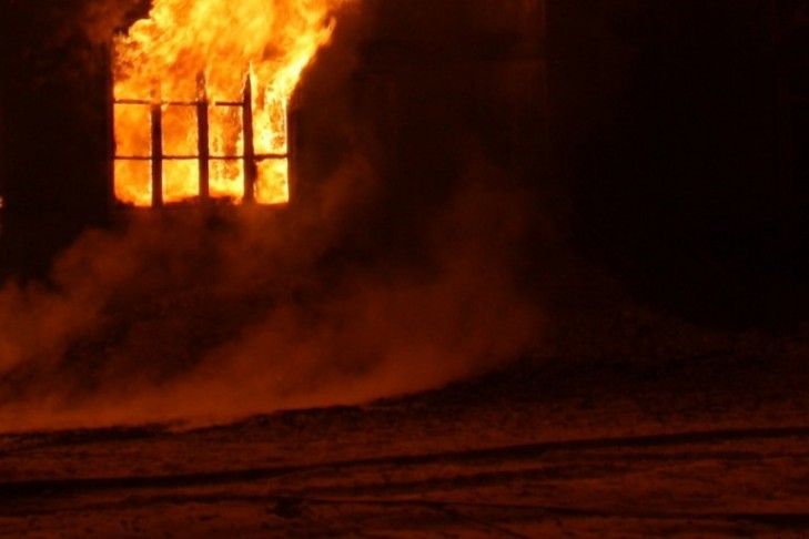 Жилой дом горел ночью 26 января в аг. Ленино. На пожаре погибли двое мужчин