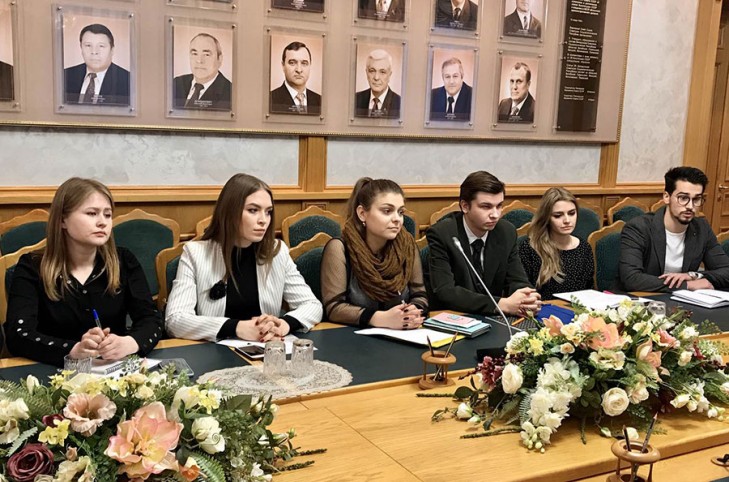 Заместитель председателя Миноблисполкома встретился с кандидатами в молодежный парламент при Национальном собрании