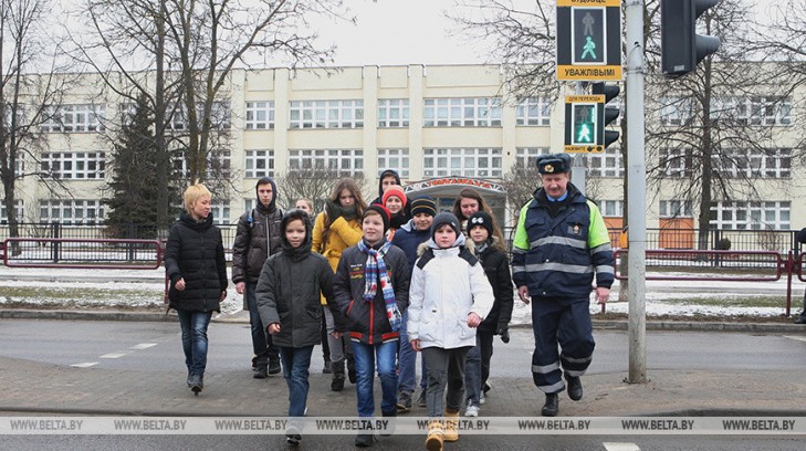 ГАИ призывает родителей напомнить школьникам правила дорожного движения