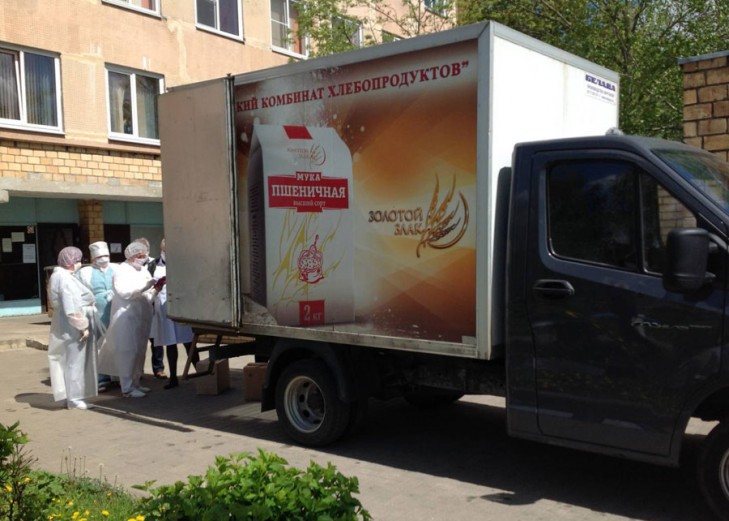 Горячие обеды для медиков райбольницы доставляют со Слуцкого КХП