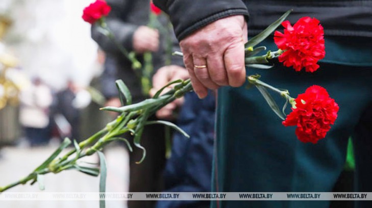 Объединение ветеранов подключилось к акции “Беларусь помнит. Помним каждого”. Два мероприятия прошли в Слуцке