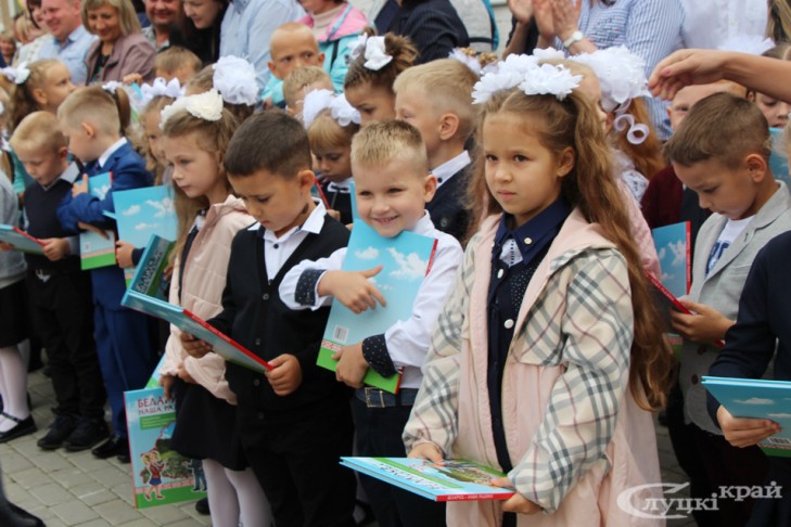 1 сентября школы Слутчины приняли более 9 600 учащихся