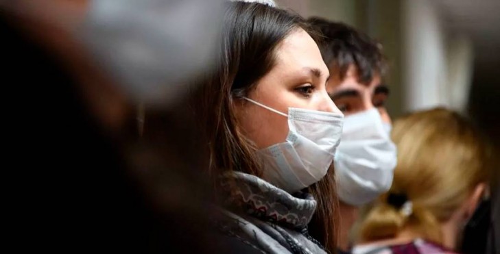 Эксперт предположила, почему белорусы неохотно возвращаются к масочному режиму