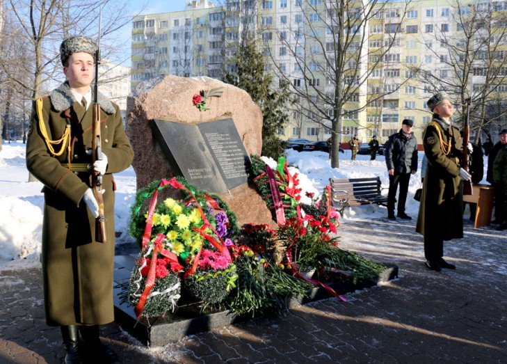 Торжественный митинг, посвященный Дню памяти воинов-интернационалистов, прошел в Слуцке