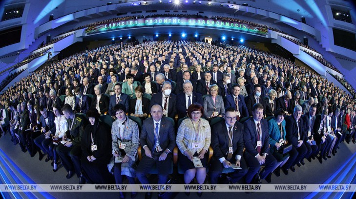 Александр Лукашенко высказался о перспективах роста зарплат в стране