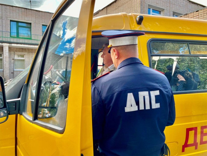 В Минской области сотрудники ГАИ проверяют школьные автобусы