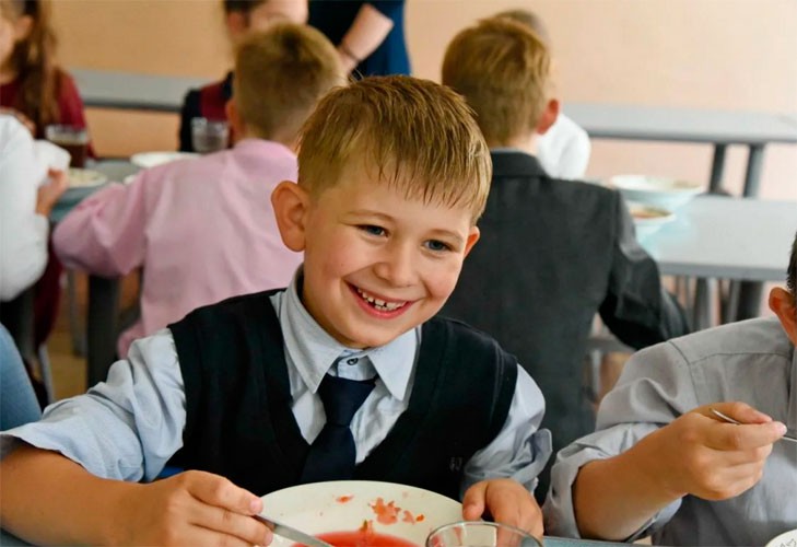 Министр образования о школьном питании: на контроле цены и качество продуктов
