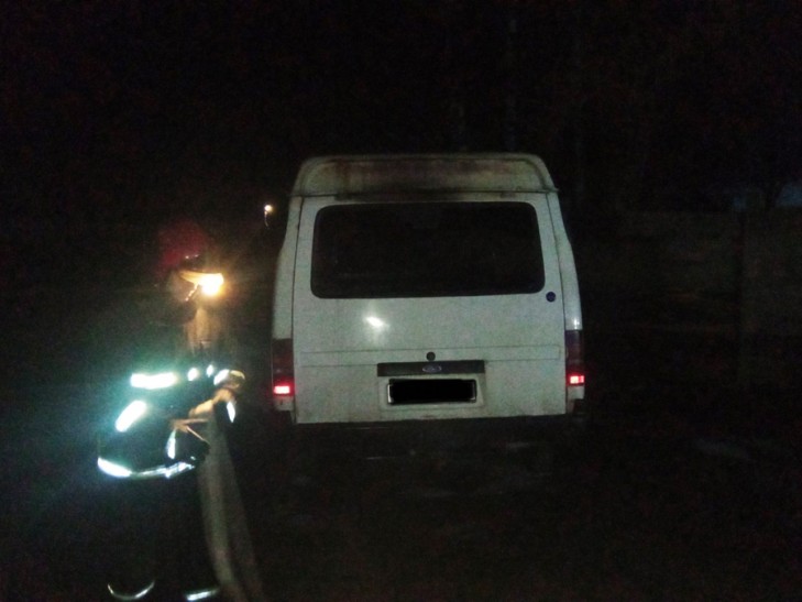 В Слуцке горели мебель на лестничной площадке многоквартирного дома и автомобиль. Никто не пострадал