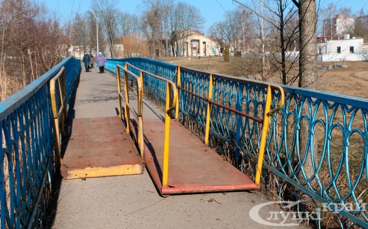 Напоминаем, с 5 апреля движение по мосту, соединяющему улицы Виленская и 3-я Трудовая, будет закрыто