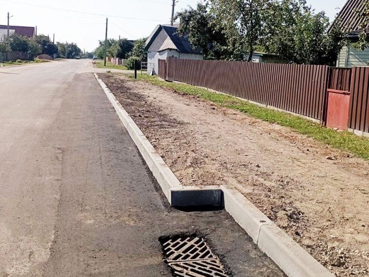 По 2-му переулку Я.Коласа в Слуцке произведено устройство участка ливневой канализации