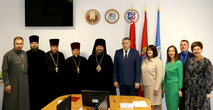 Слуцкий райисполком и Слуцкая епархия подписали соглашение о сотрудничестве