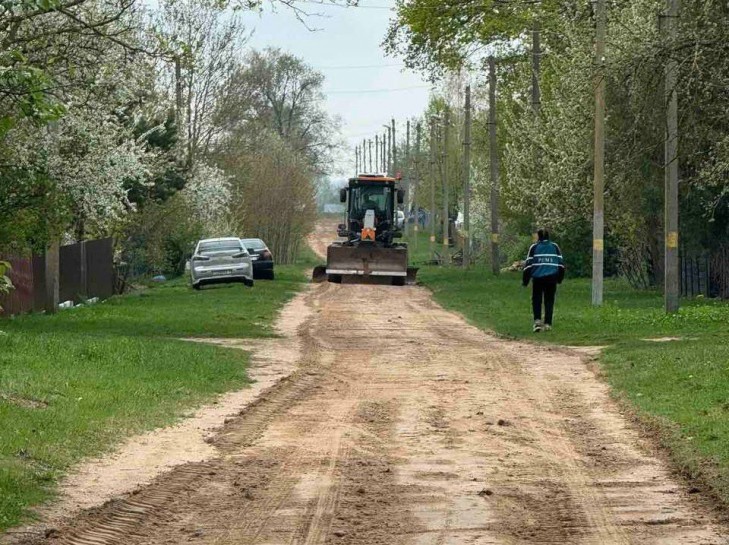 В Слуцком районе продолжается ремонт дорог