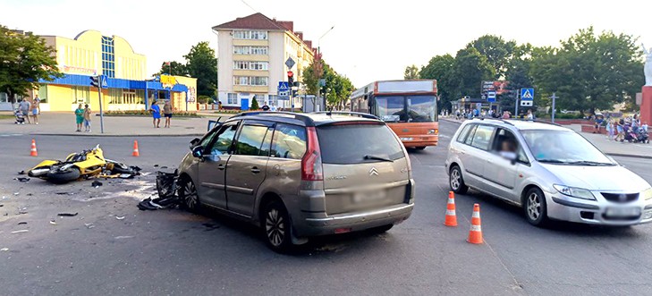 ДТП в центре Слуцка – пострадал мотоциклист