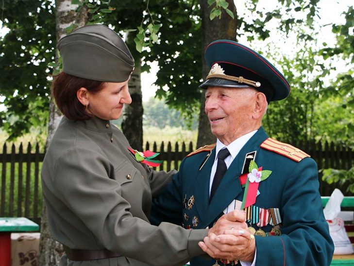 В преддверии Дня Независимости Республики Беларусь (Дня Республики) в Слуцке чествовали ветеранов Великой Отечественной войны и представителей других категорий граждан