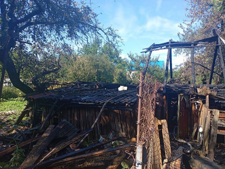 В Слуцке горела хозпостройка