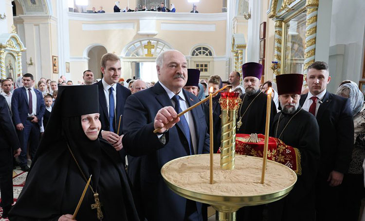 Лукашенко про хаос и неразбериху в мире: нам надо сплотиться и пройти эти непростые годы