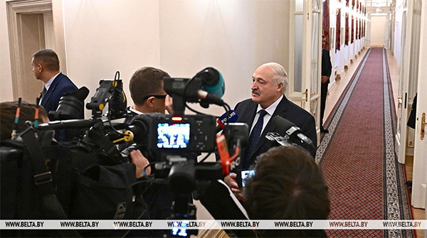 “У меня есть что ему сказать”. Лукашенко заявил о желании поговорить с Зеленским