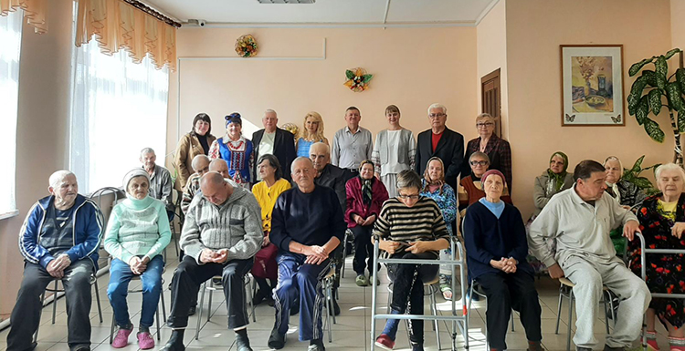 Праздник для пожилых людей