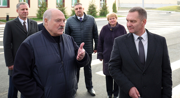 Лукашенко доложили о планах по строительству в Беларуси дорог на ближайшие годы