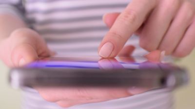 “Просят проголосовать за ребенка, участвующего в конкурсе”. Как работает новая схема мошенничества