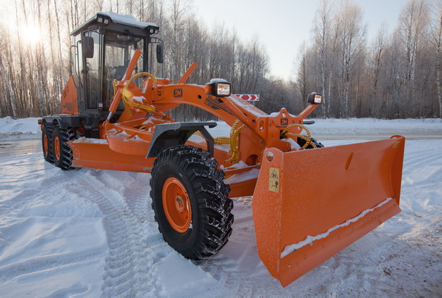 Сегодня в Минской области на уборке территорий от снега работает 178 единиц техники