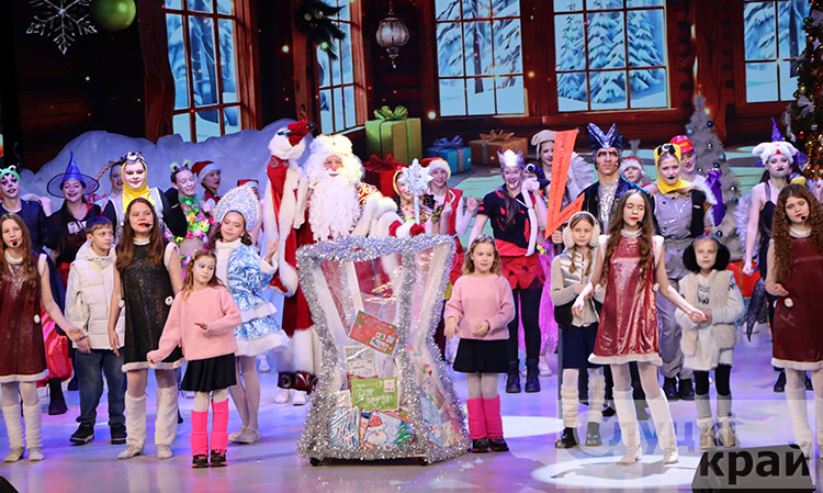 В Слуцком городском Доме культуры прошел районный праздник для юных слутчан