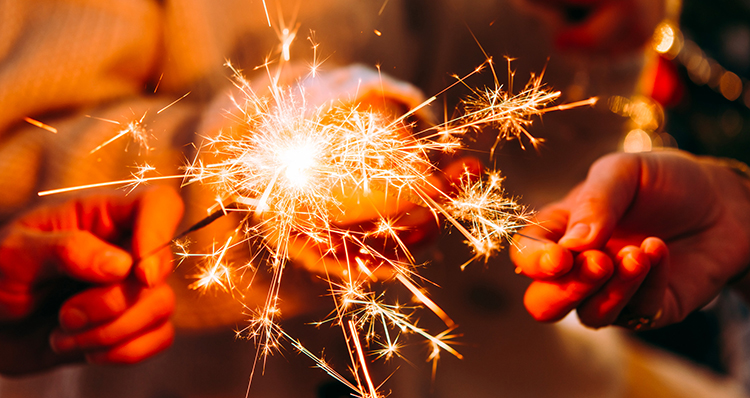 Как правильно пользоваться бенгальскими огнями