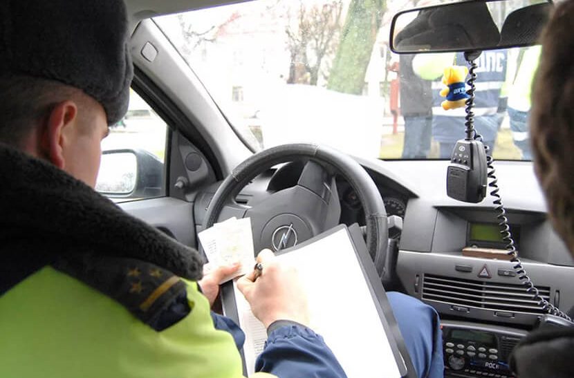 Штрафы за ПДД могут списывать с банковских карт