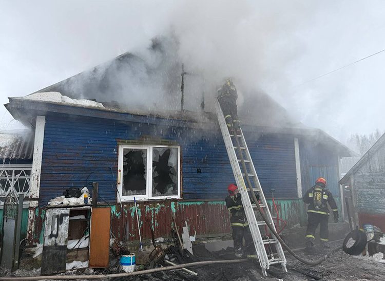 В Слуцком районе горел дом