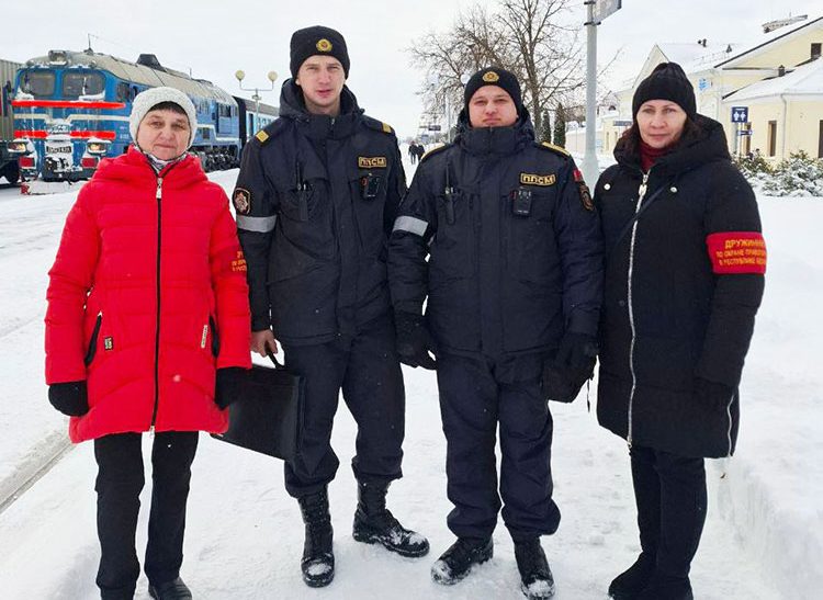 ППСМ Слуцкого РОВД и добровольная дружина: охрана порядка и ваша безопасность у поездов зимой