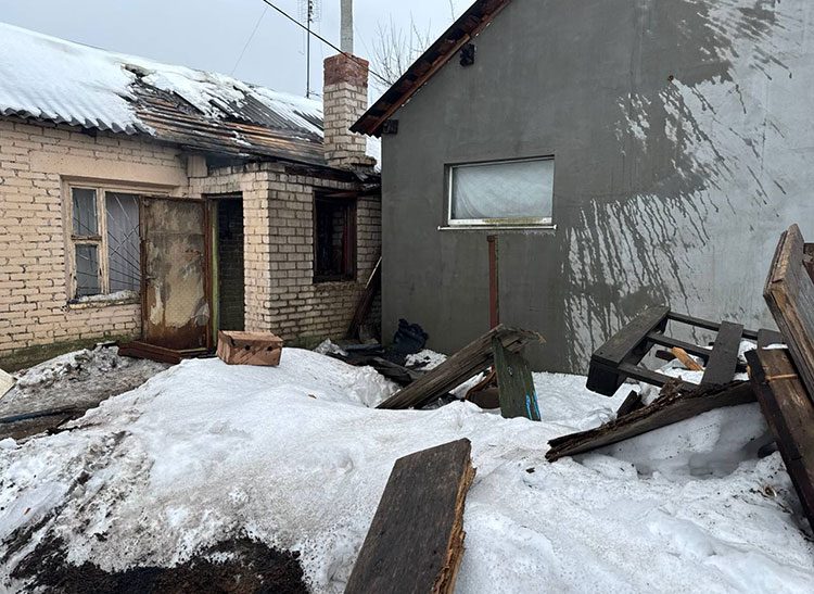 Подразделения МЧС ликвидировали пожар на территории рынка в Слуцке