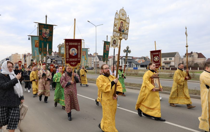 Крестный ход прошел в Слуцке