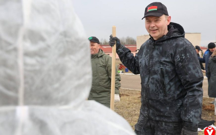 Трудовой десант на ОАО «Нестановичи-Агро» возглавил губернатор