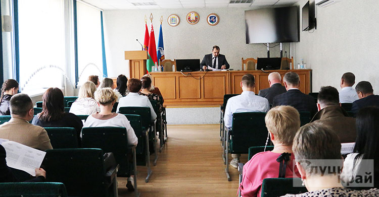 Внеочередная сессия Слуцкого районного Совета депутатов прошла 27 марта