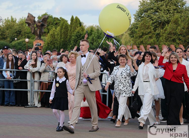 Выпускные вечера для 11-классников пройдут в школах Беларуси 12 июня