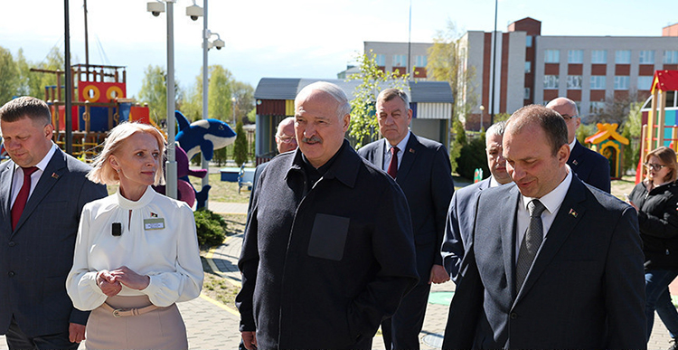 Пример райцентра с развитой социальной инфраструктурой. Что Лукашенко показали в Петрикове