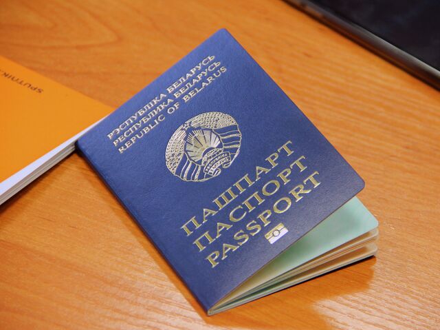 В преддверии сезона отпусков позаботьтесь об актуальности документов заранее