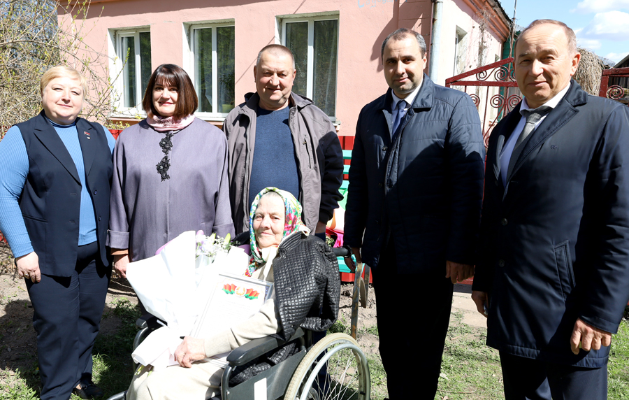 «Женщины, создавшие эпоху». В Слуцком районе чествовали полного кавалера ордена Трудовой Славы Валентину Батанову