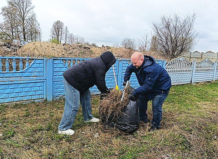 Работники КУП “Слуцкводоканал” провели субботник