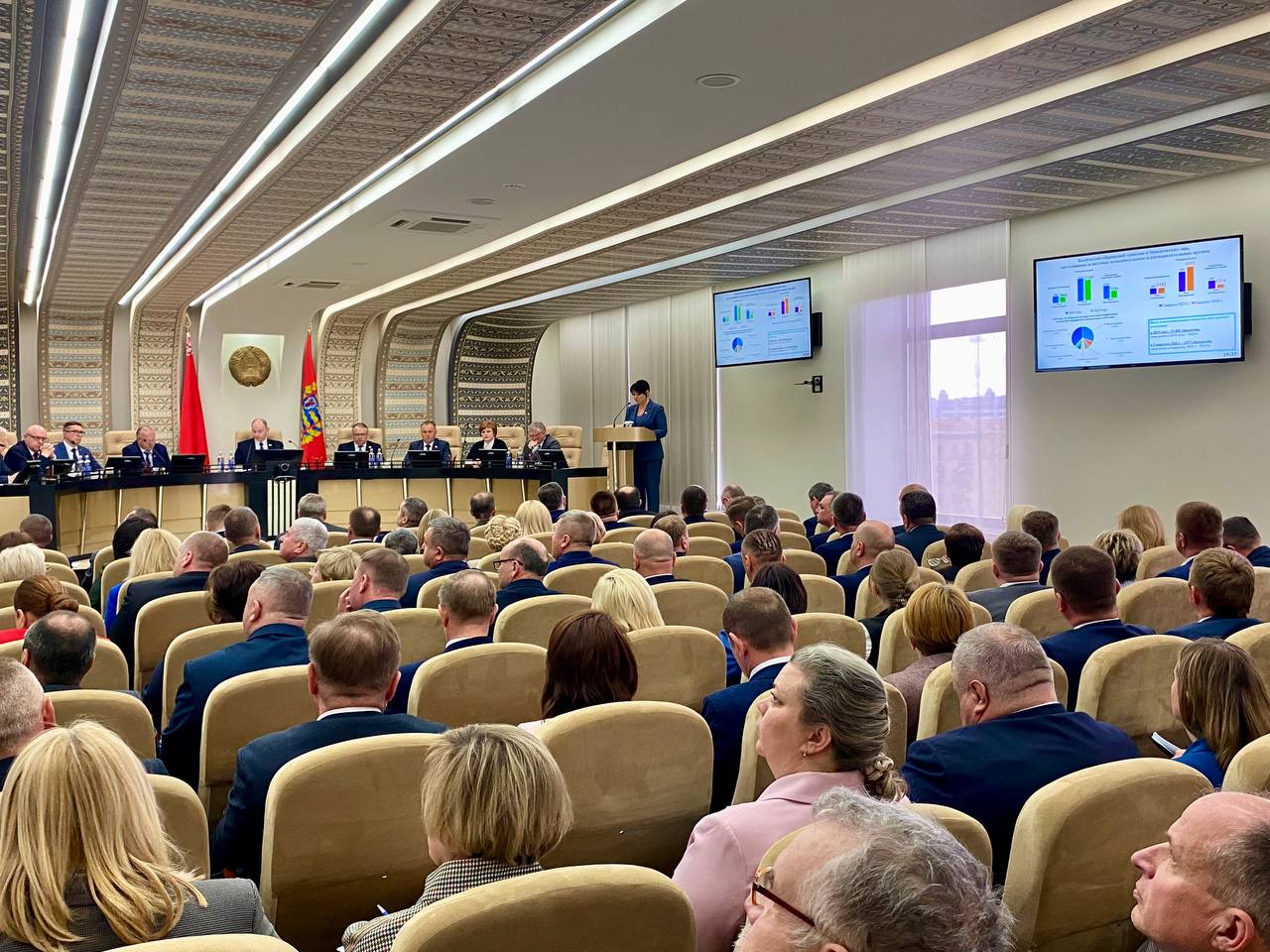 На заседании Миноблисполкома обсудили работу с обращениями граждан