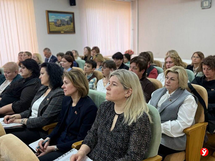 Роль женщины в государственной службе обсудили на семинаре-совещании
