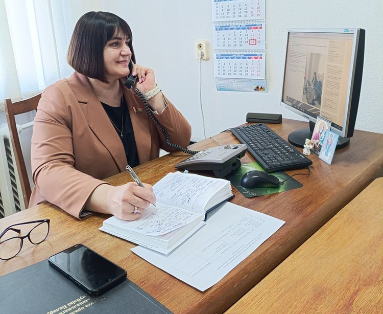 Парламентарий провела встречу с жителями округа