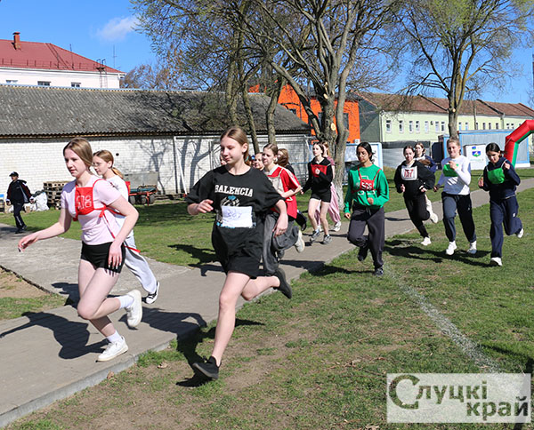 Весенний легкоатлетический кросс на призы газеты “Слуцкий край” среди учащихся сельских школ района. Кто победил