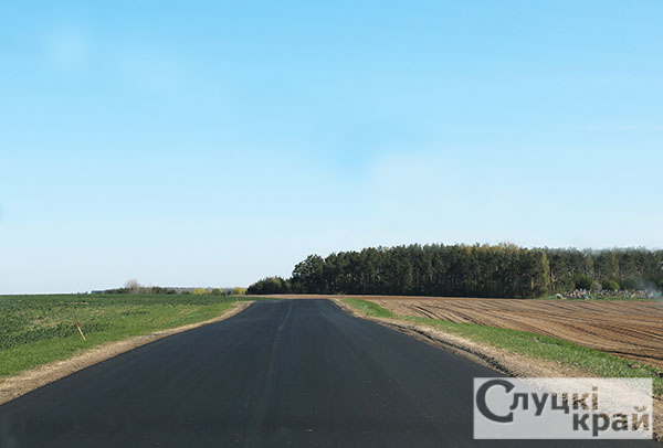 Ремонтируют сельские дороги